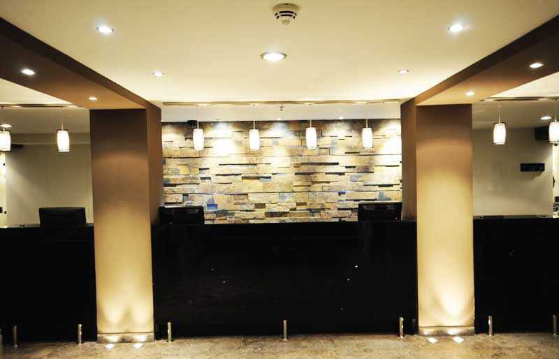 Farah Lobby 2